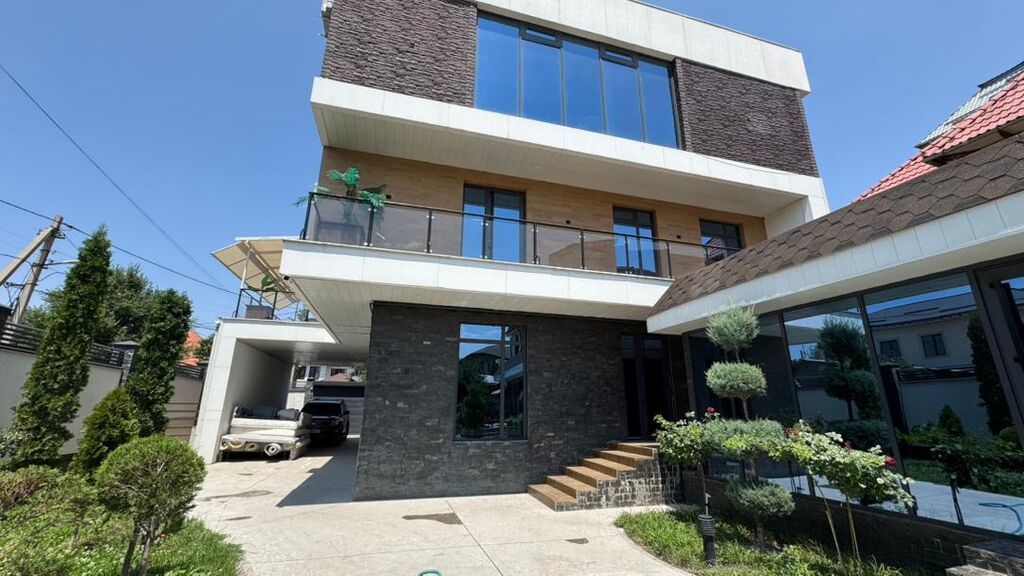 450 м², 5 комнат: фото 2