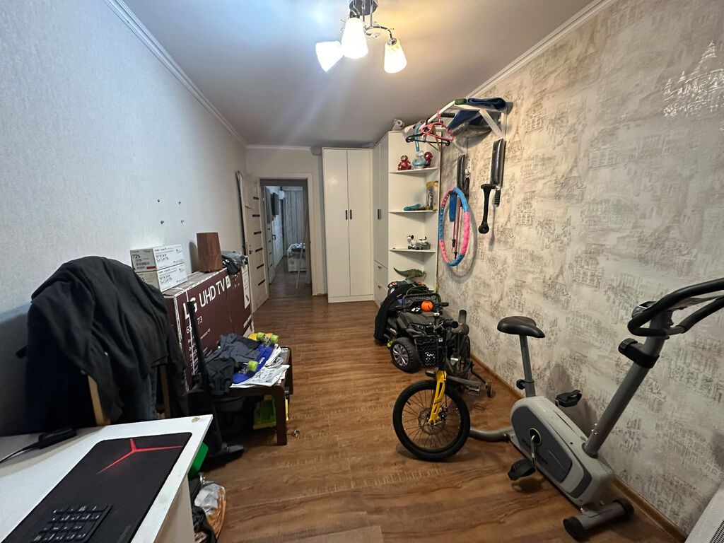 3 комнаты, 55 м², 10 мкр 104 серия, 4 этаж, Косметический ремонт: фото 7