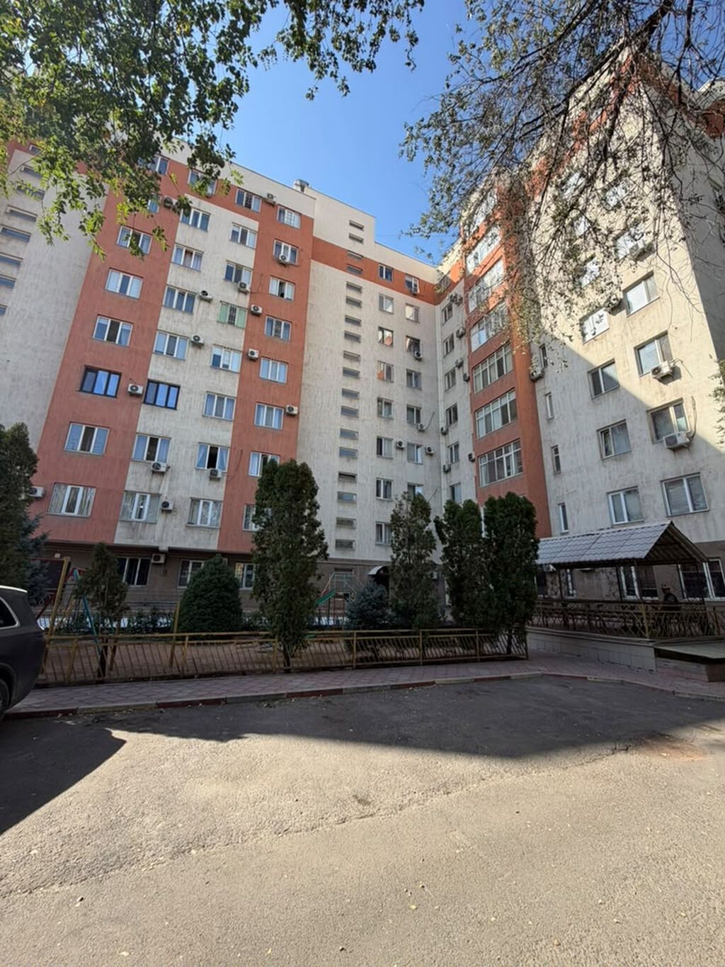 3 комнаты, 80 м², Золотой квадрат Элитка, 3 этаж, Косметический ремонт: фото 1