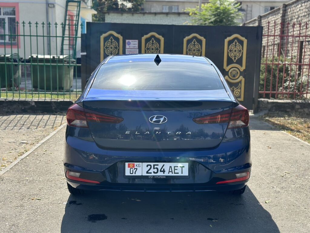 Hyundai Elantra: 2020 г., 2 л, Бензин, Седан: фото 3