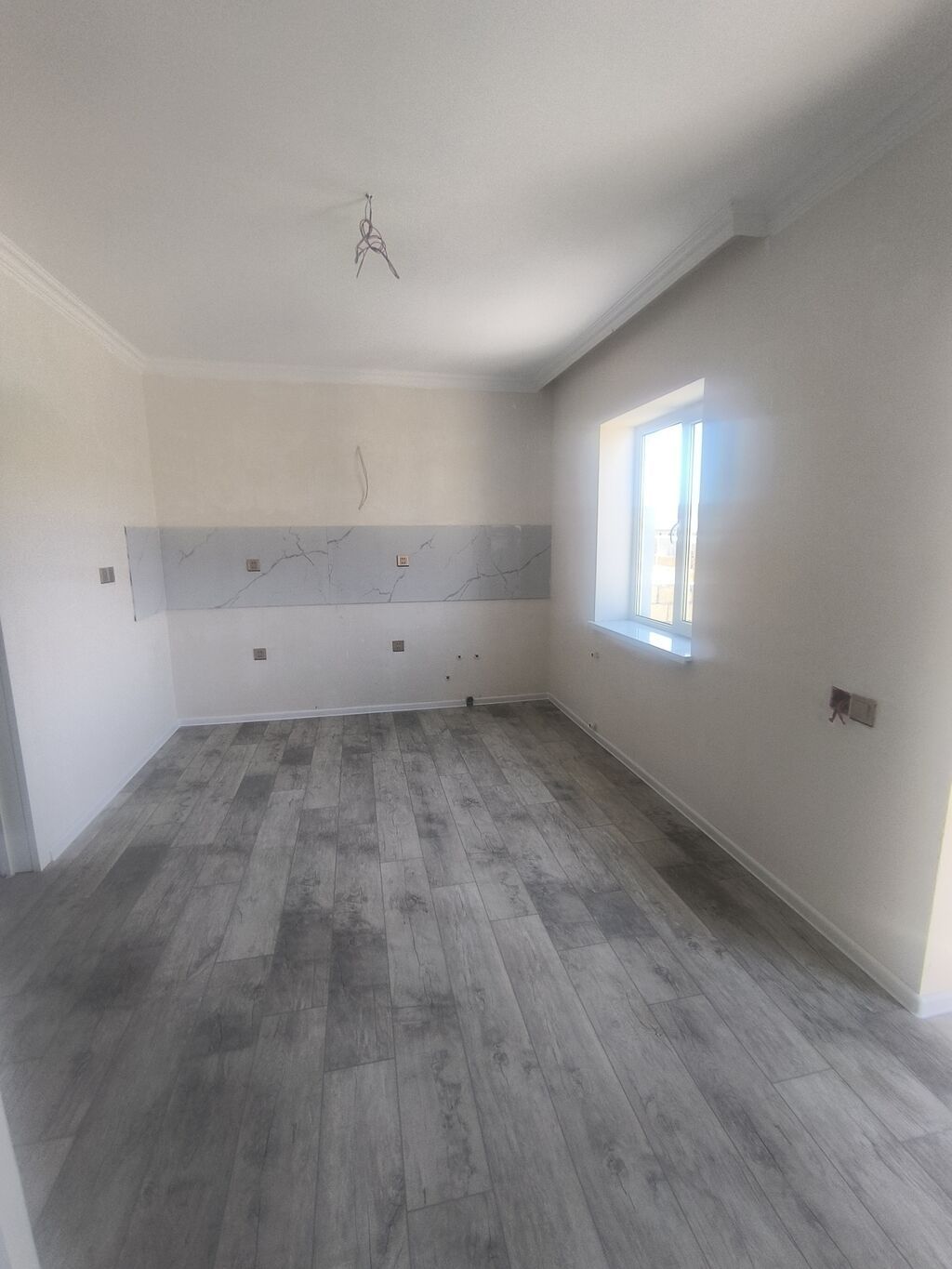 3 otaqlı, 70 kv. m, Yeni təmirli