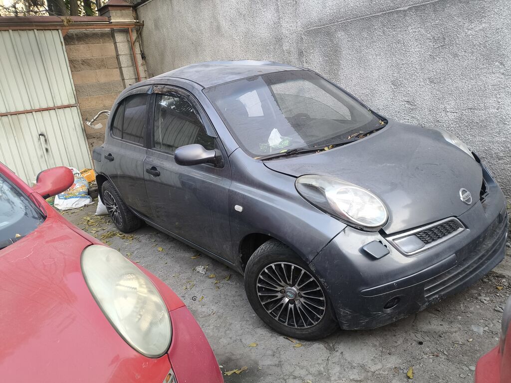 Nissan March: 2009 г., 1.3 л, Механика, Бензин, Хэтчбэк: фото 3