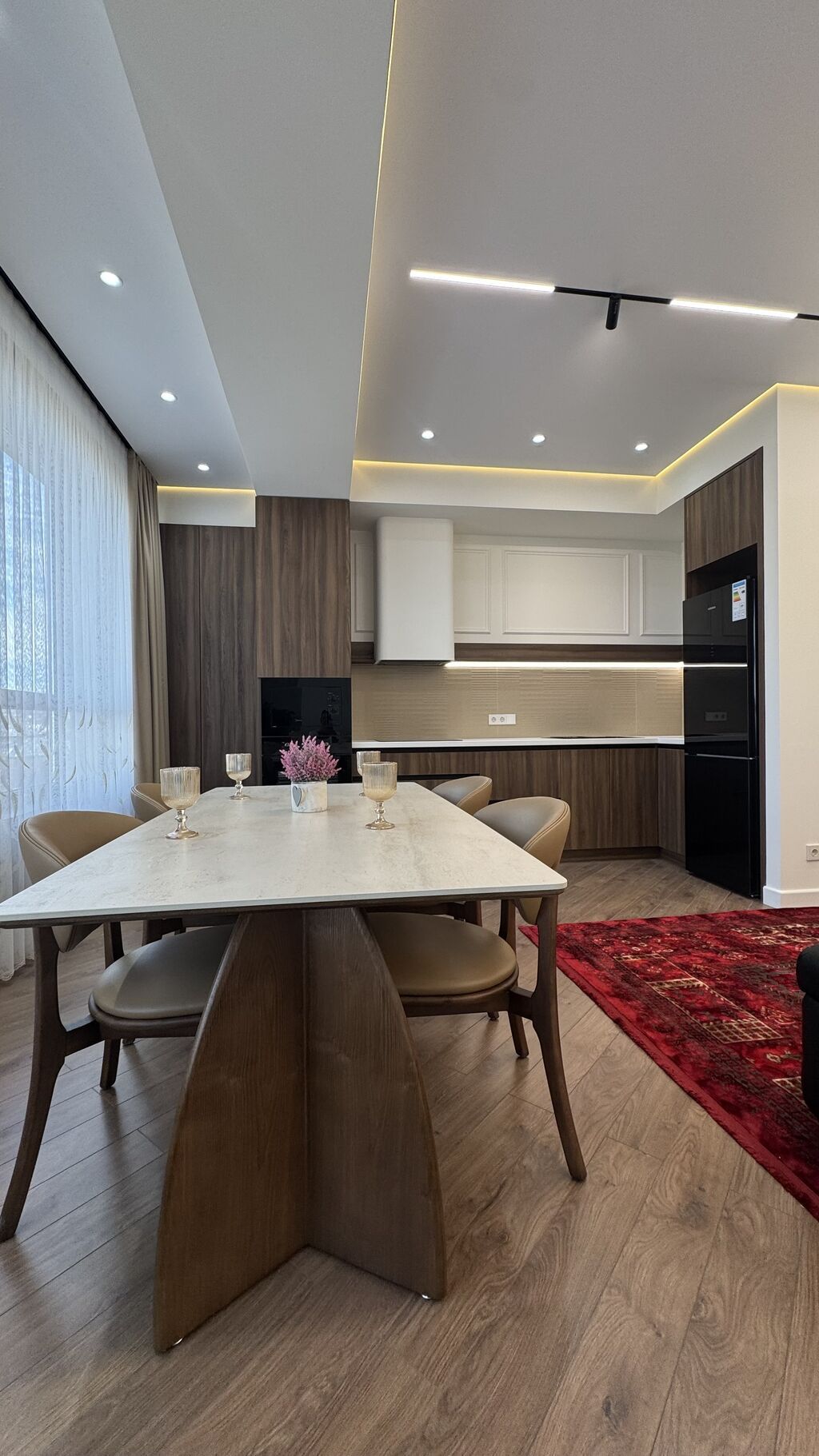 3 комнаты, 76 м², Элитка, 4 этаж, Дизайнерский ремонт: фото 1