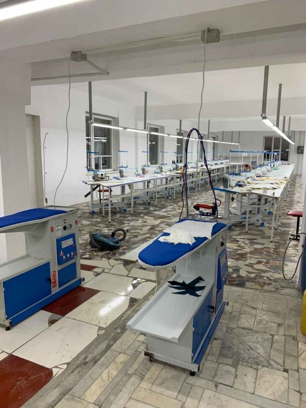 Срочно ищу швейный цех с оборудованием | 80000 KGS | Цеха, заводы ...