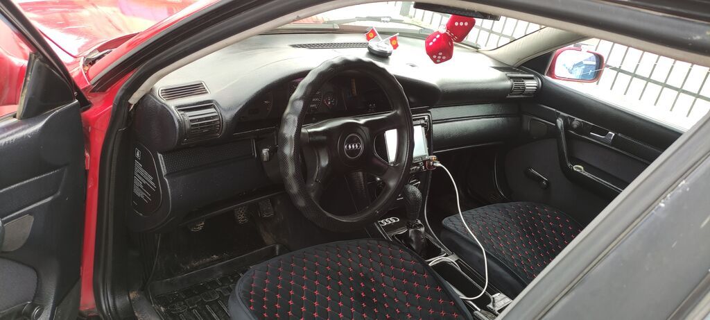 Audi 100: 1993 г., 2 л, Механика, Бензин, Седан: фото 8