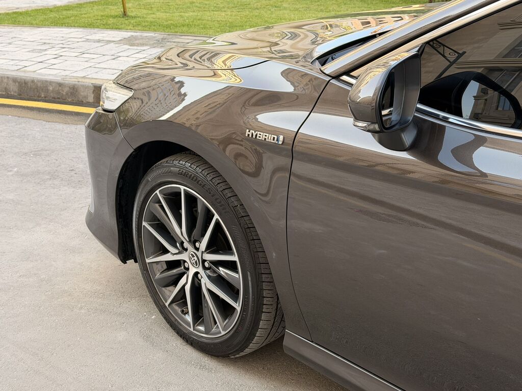 Toyota Camry: 2021 г., 2.5 л, Вариатор, Гибрид, Седан: фото 5