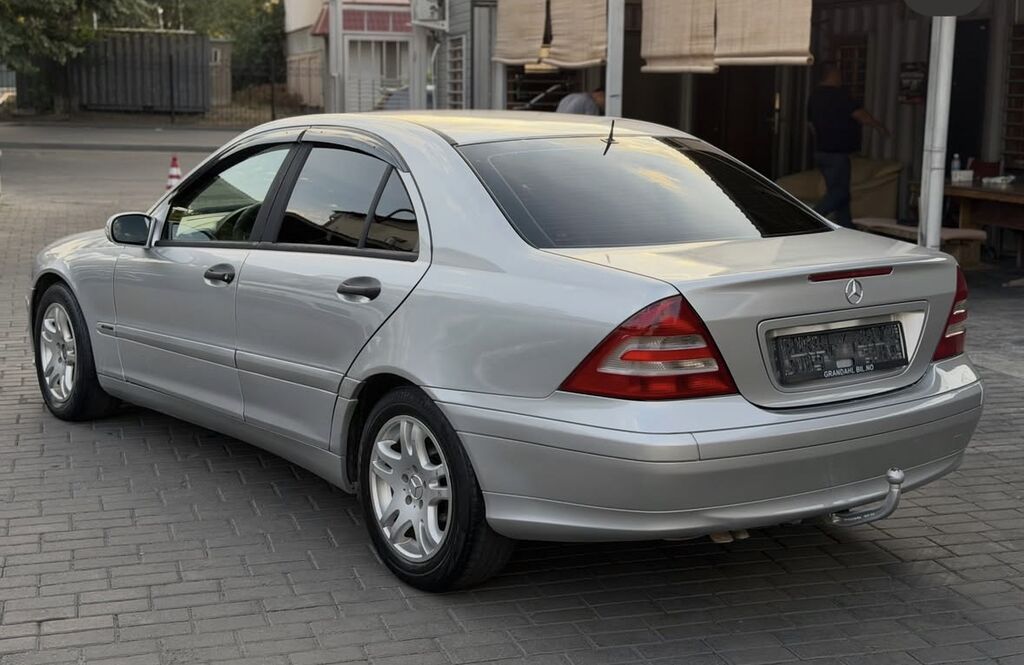 Mercedes-Benz C-Class: 2002 г., 1.8 л, Автомат, Дизель, Седан: фото 3