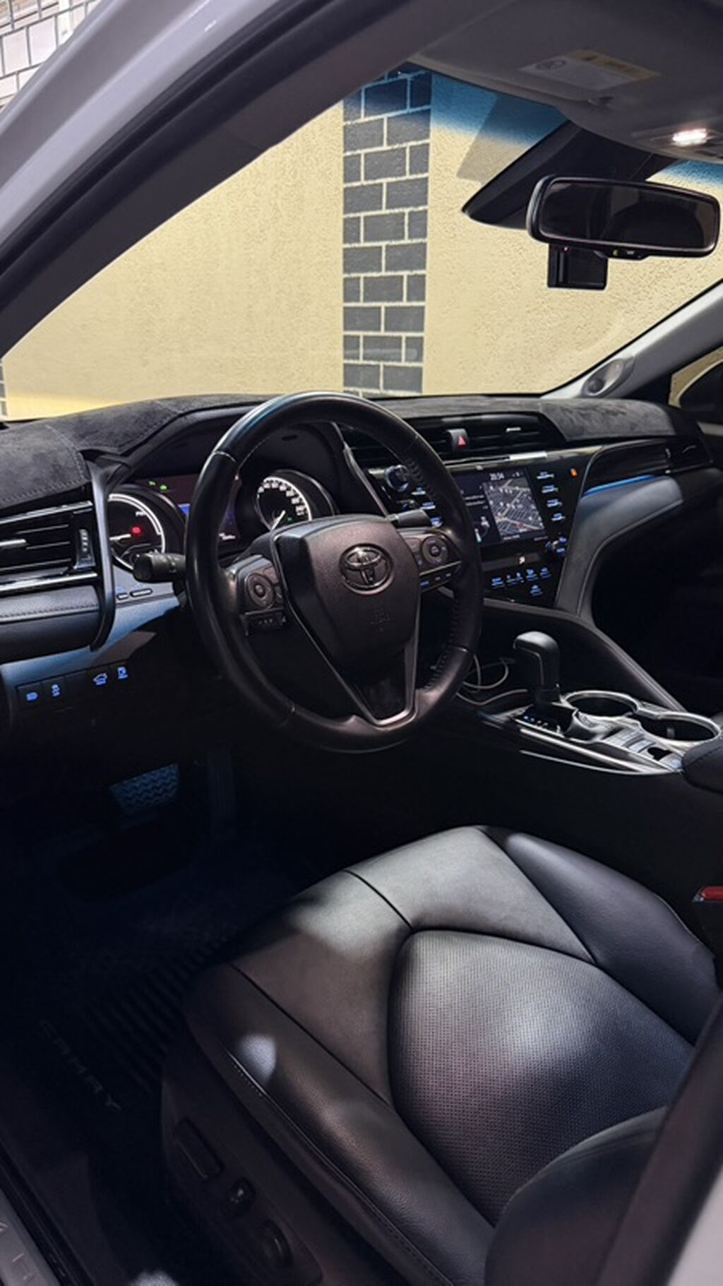 Toyota Camry: 2019 г., 2.5 л, Вариатор, Гибрид, Седан: фото 5