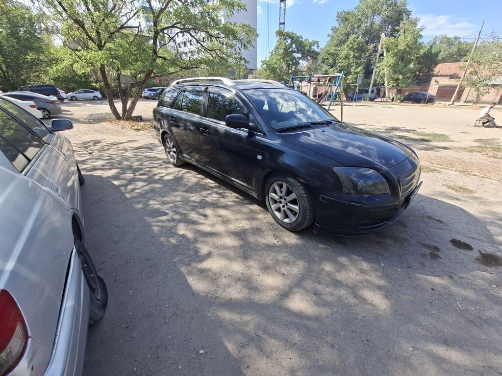 Toyota Avensis: 2003 г., 2.4 л, Автомат, Бензин, Универсал: фото 2