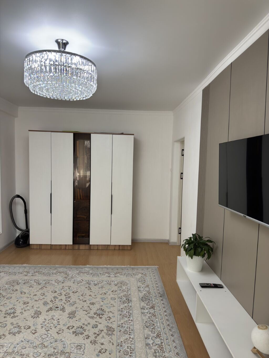 2 комнаты, 56 м², Восток-5 мкр 4 этаж, Евроремонт: фото 1