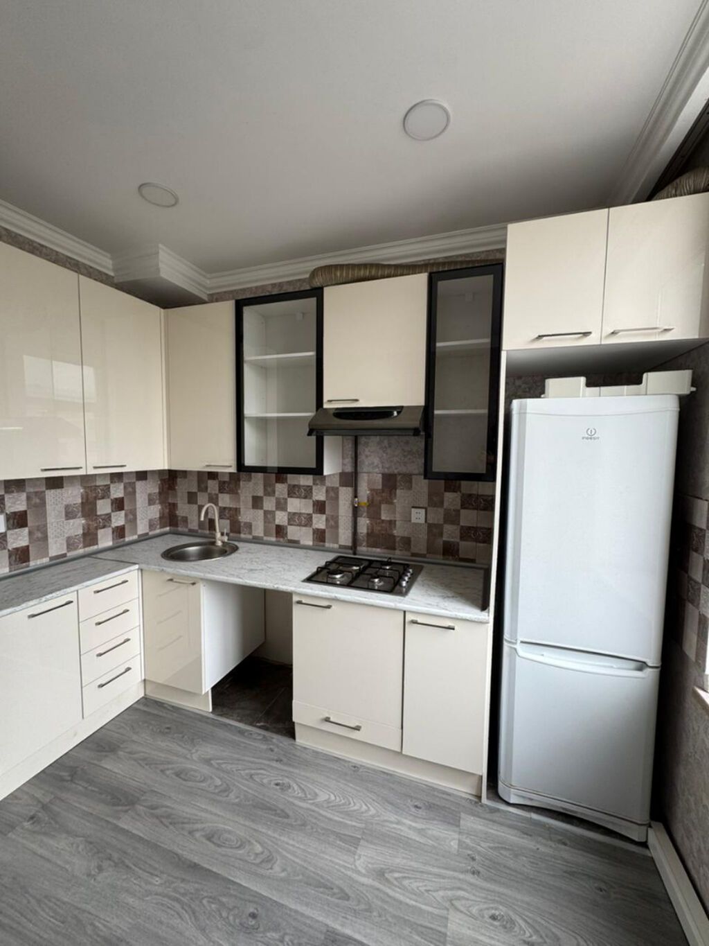Nəsimidə 3 otaqlı köhnə tikili mənzil satılır, 80 m², 235 000 AZN, şəkil 5 / 12