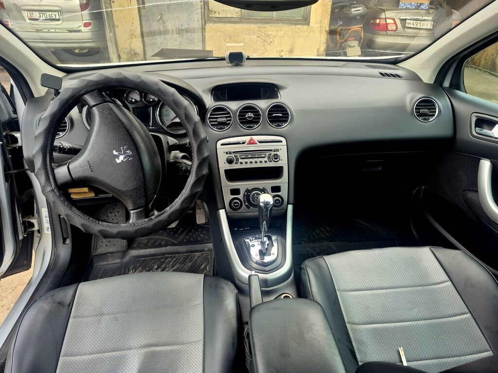 Peugeot 308: 2008 г., 1.6 л, Автомат, Бензин, Хэтчбэк: фото 6