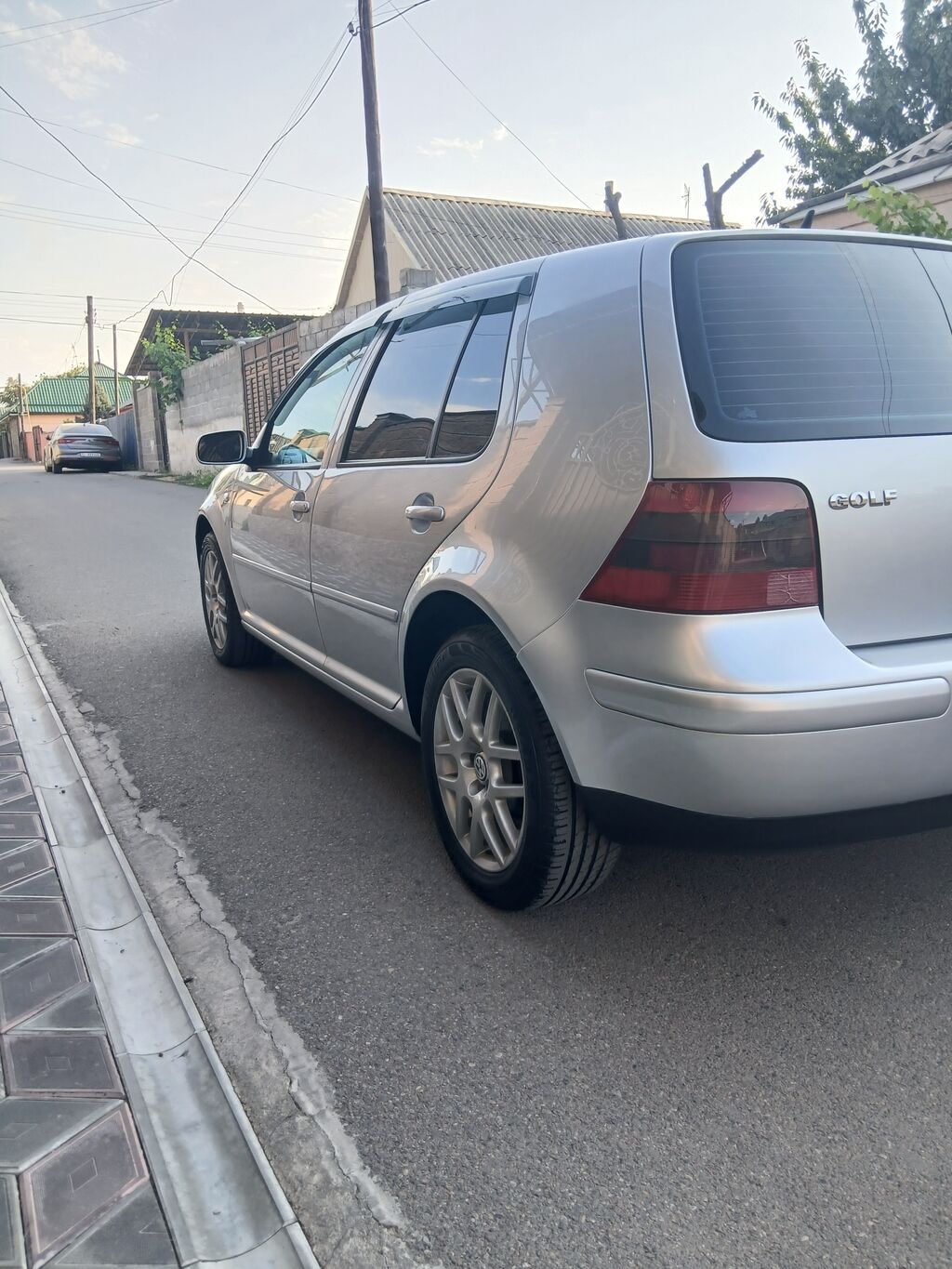 Volkswagen Golf: 2002 г., 2 л, Автомат, Бензин, Хэтчбэк: фото 4
