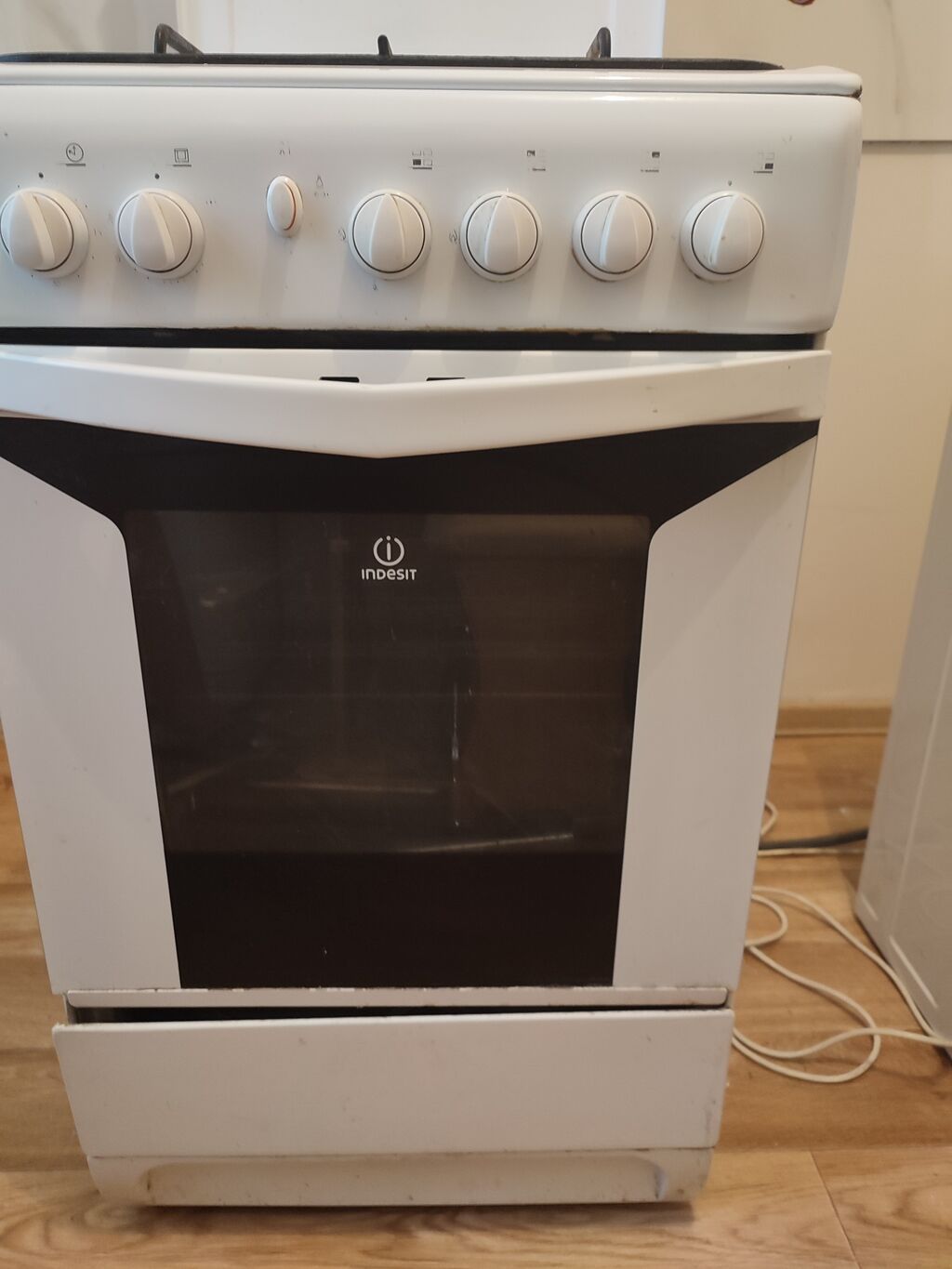 Газовая печь, Indesit, Б/у, Напольная, цвет - Белый: фото 3