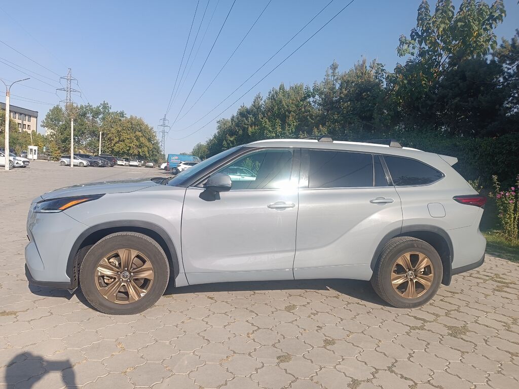 Toyota Highlander: 2021 г., 2.5 л, Автомат, Гибрид, Кроссовер: фото 3