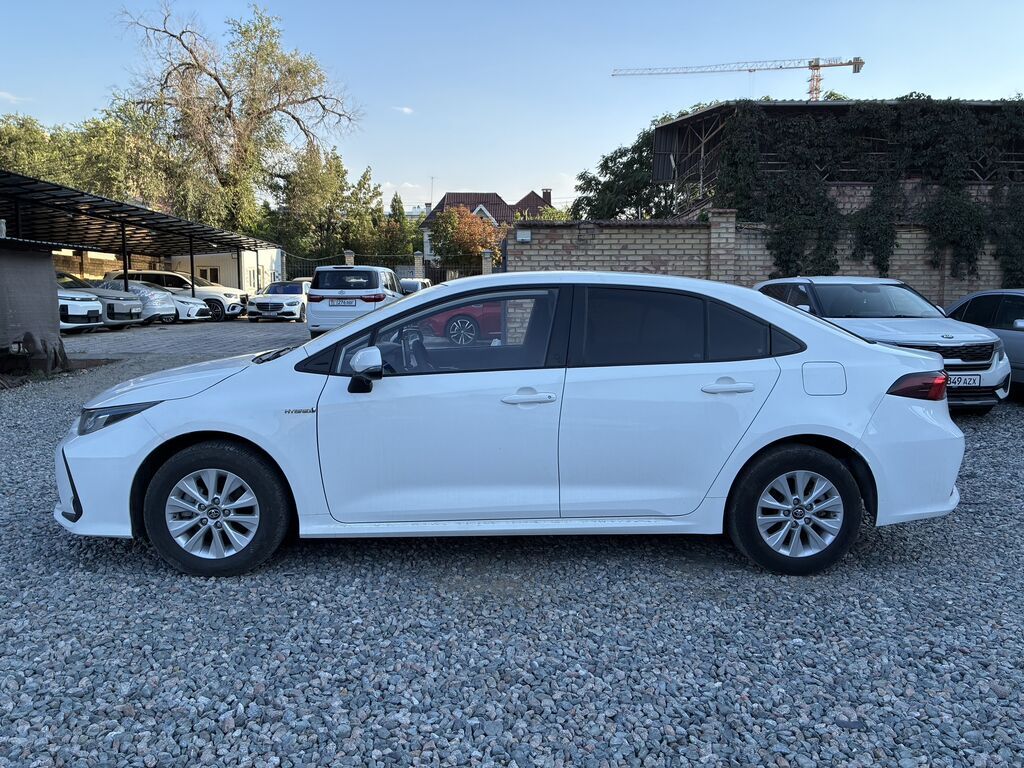 Toyota Corolla: 2021 г., 1.8 л, Вариатор, Гибрид, Седан: фото 5