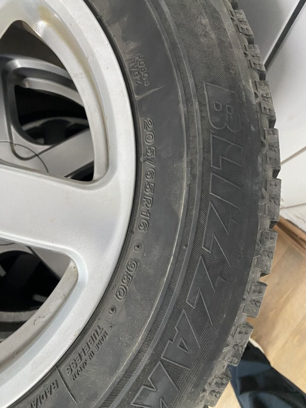 Колеса в сборе 205 / 65 / R 16, Зима, Б/у, Комплект, Легковые, Литые, отверстий - 5: фото 2