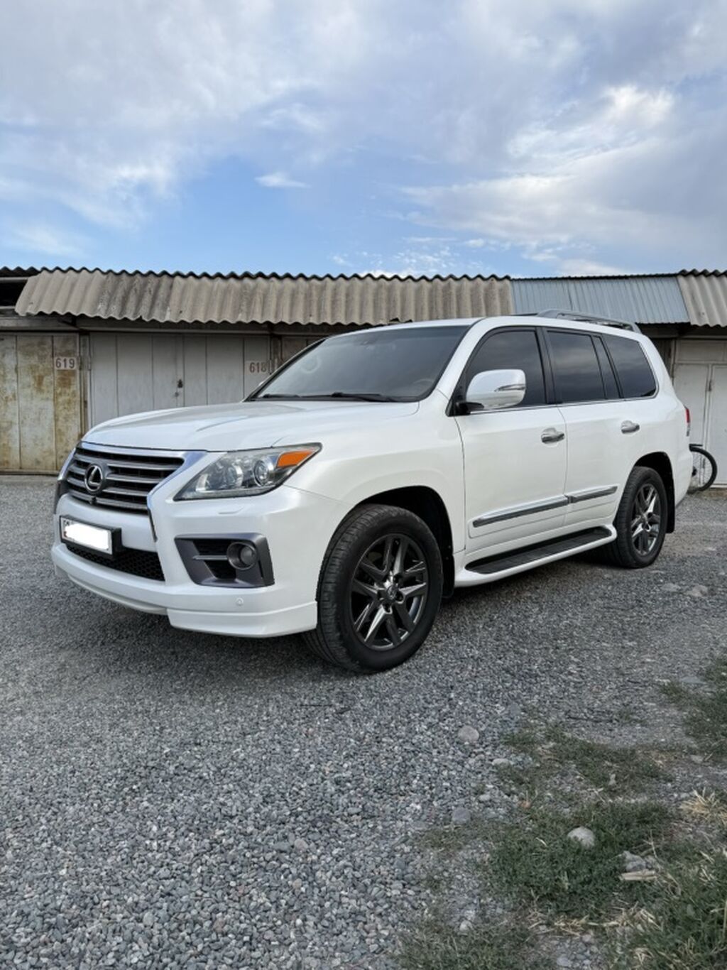 Lexus LX: 2012 г., 5.7 л, Автомат, Газ, Внедорожник: фото 2