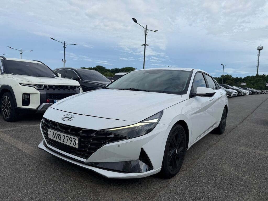 Hyundai Avante: 2022 г., 1.6 л, Автомат, Бензин, Седан: фото 3