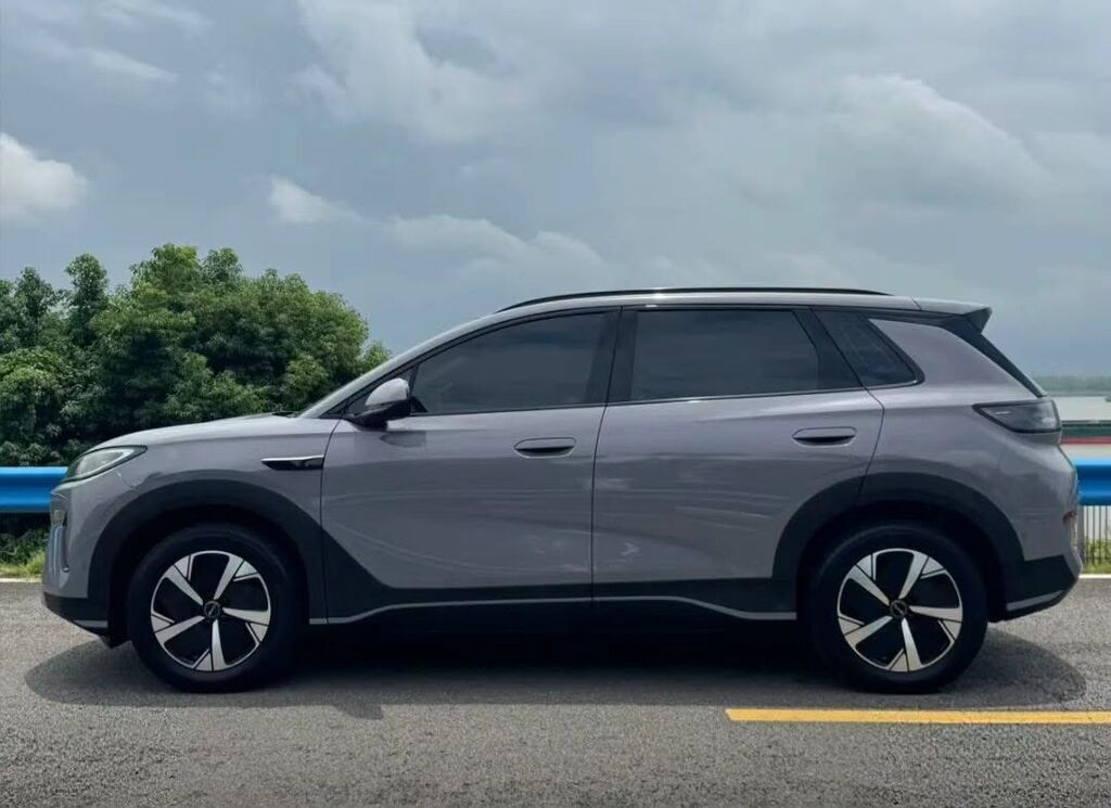 BYD : 2025 г., 1.6 л, Робот, Электромобиль, Кроссовер: фото 5