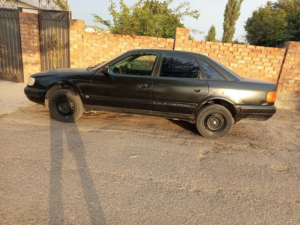 Audi 100: 1991 г., Механика, Бензин, Седан: фото 3