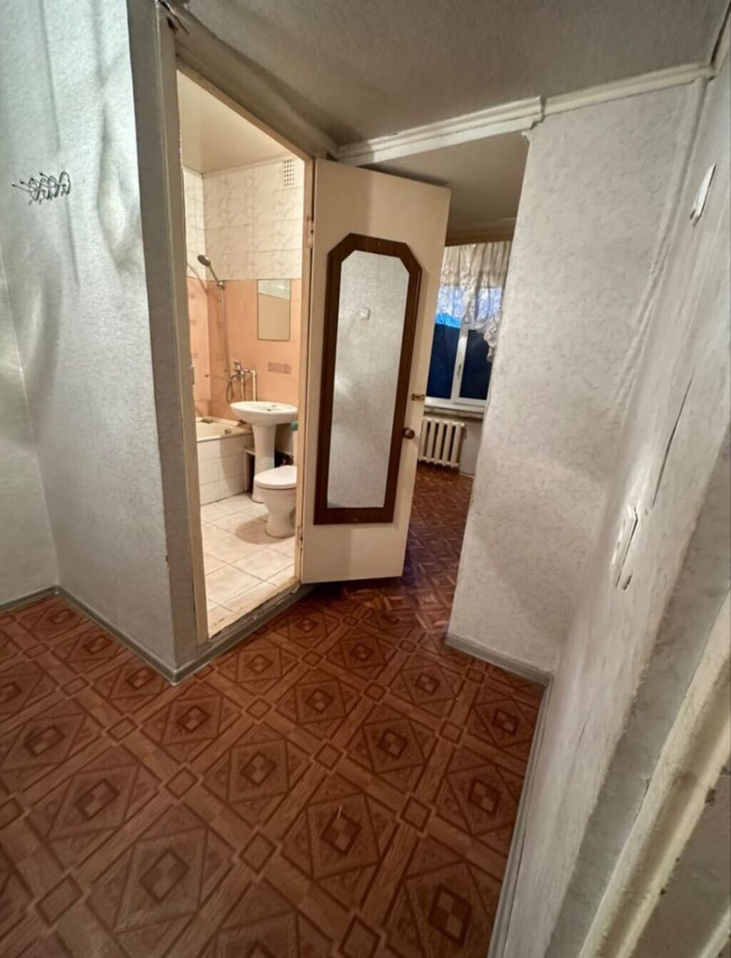 1 комната, 35 м², Аламедин-1 мкр 105 серия, 2 этаж, Старый ремонт: фото 4