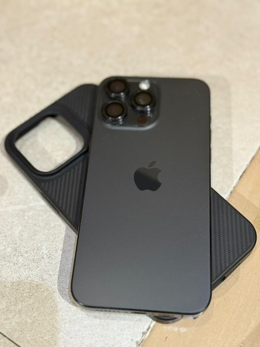IPhone 15 Pro Max, Б/у, 512 ГБ, Black Titanium, Чехол, 90 %: фото 3