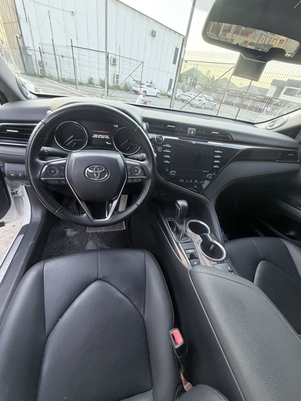 Toyota Camry: 2019 г., 2.5 л, Автомат, Бензин, Седан: фото 3