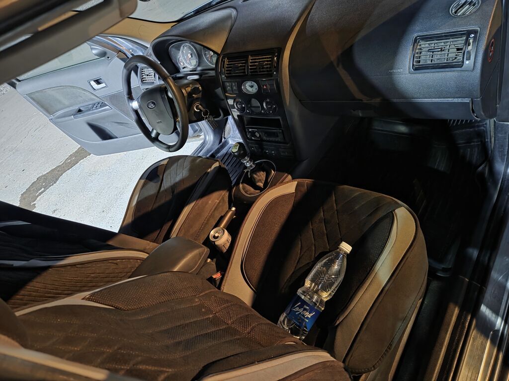 Ford Mondeo: 2002 г., 2 л, Механика, Бензин, Лифтбек: фото 7