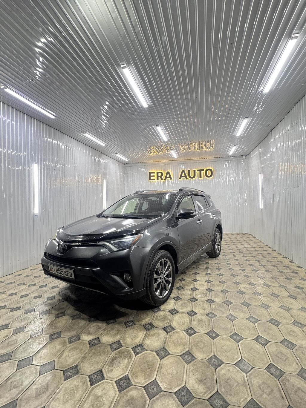 Toyota RAV4: 2018 г., 2.5 л, Автомат, Бензин, Кроссовер: фото 1