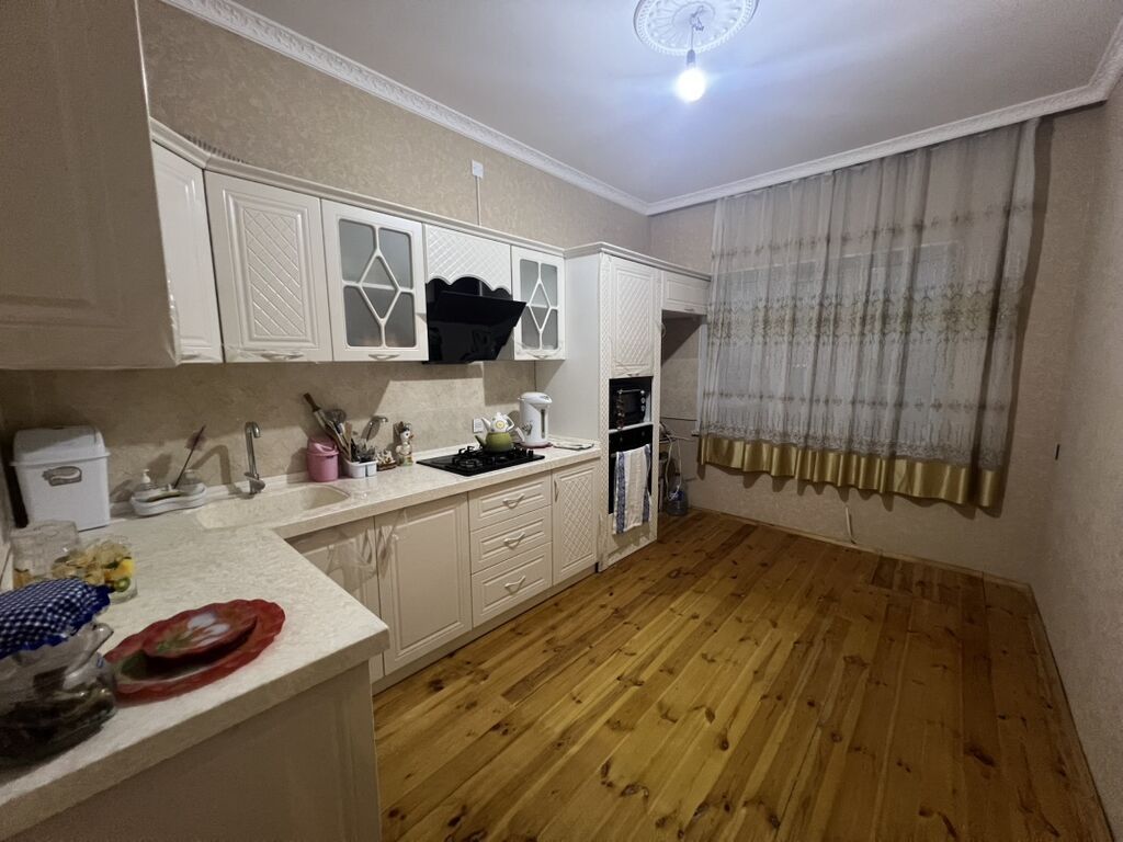 4 otaqlı, 156 kv. m, Yeni təmirli