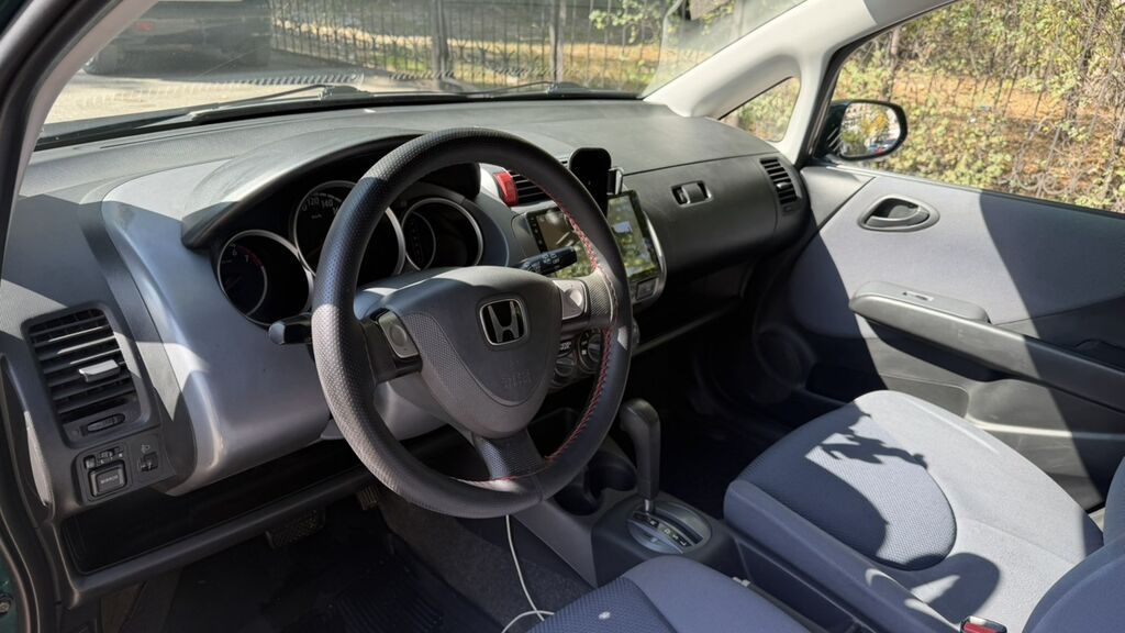 Honda Jazz: 2004 г., 1.4 л, Бензин, Хэтчбэк: фото 8