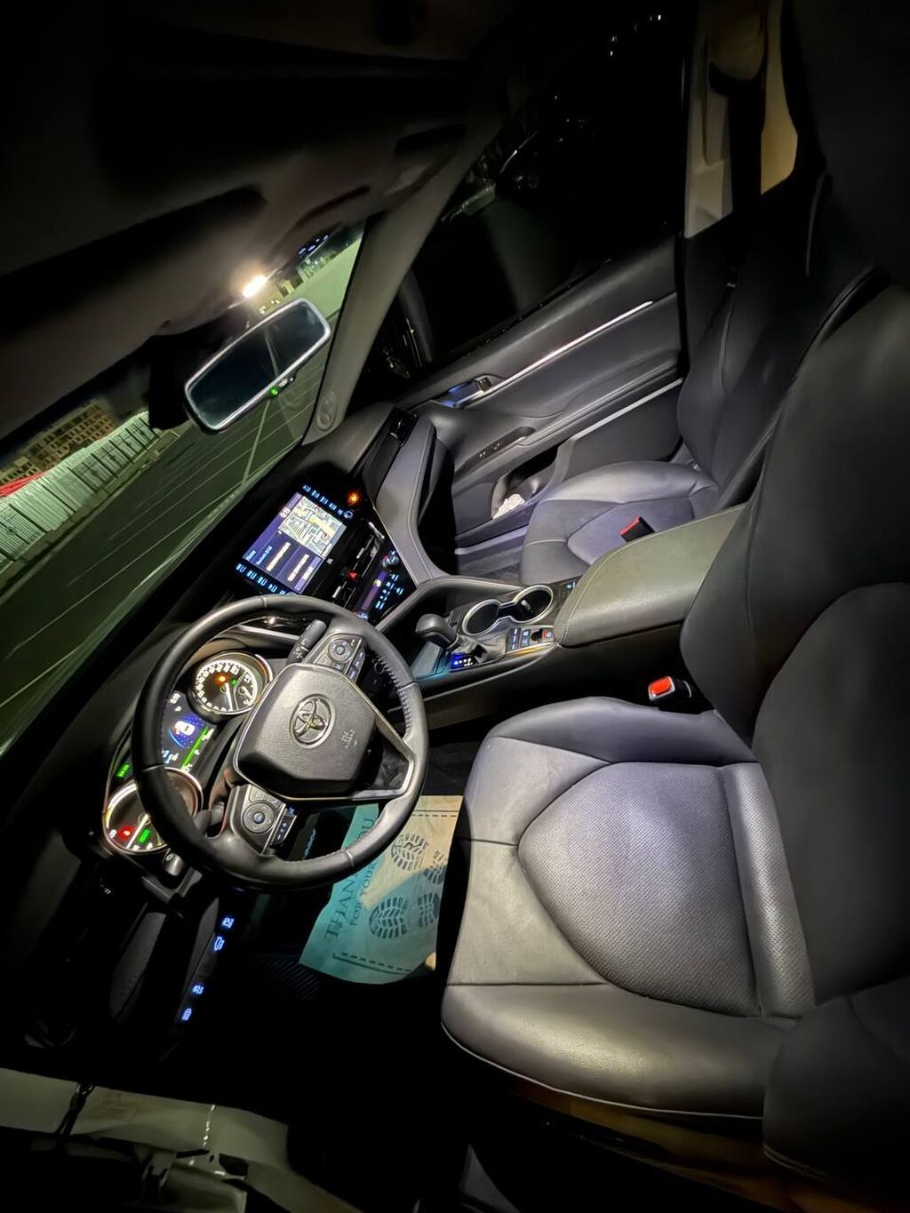 Toyota Camry: 2022 г., 2.5 л, Автомат, Гибрид, Седан: фото 7