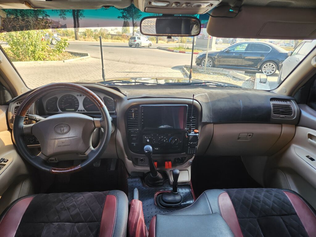 Toyota Land Cruiser: 2001 г., 4.5 л, Механика, Бензин, Внедорожник: фото 7