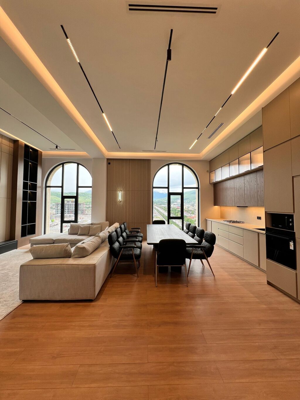 Продается 3-комнатный пентхаус, 140 м², ЖК «Южный»: фото 1
