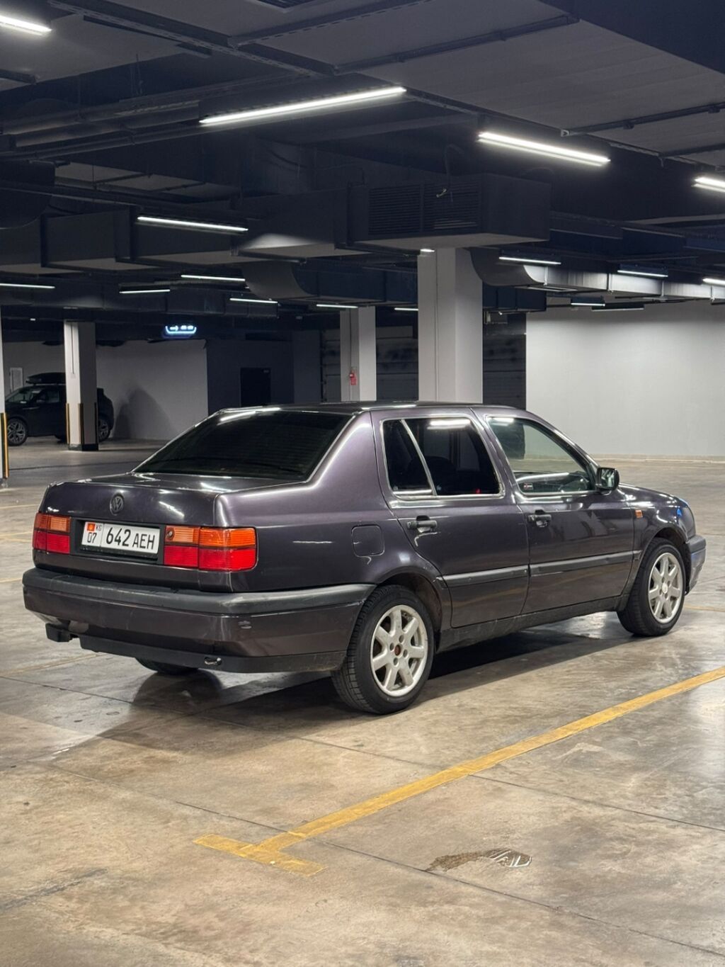 Volkswagen Vento: 1993 г., 1.8 л, Механика, Бензин, Седан: фото 7