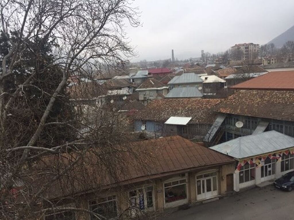 Şəki, 3 otaqlı, Köhnə tikili, 70 kv. m