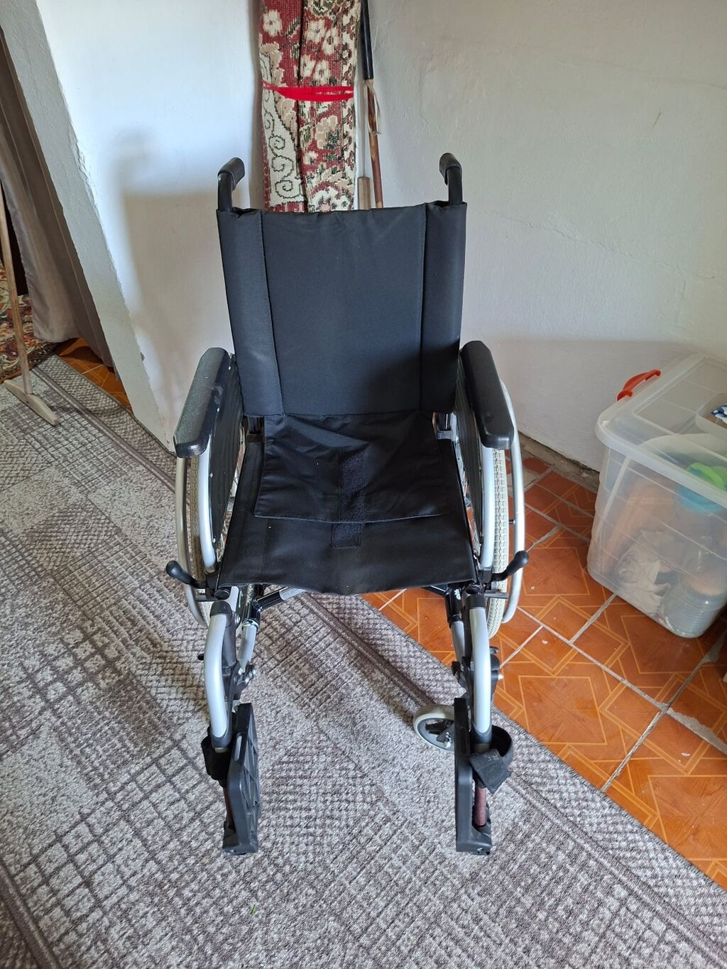 Инвалидная коляска складная, ручного привода. Основные: фото 2