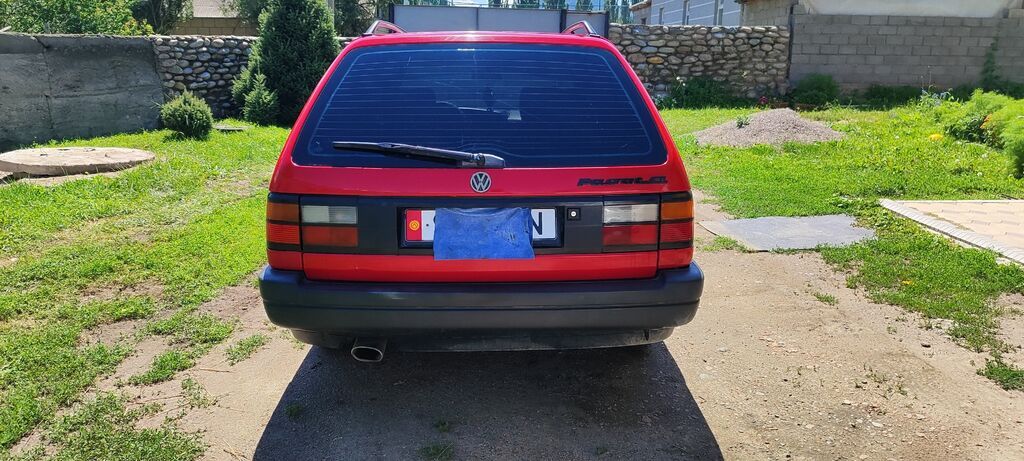 Volkswagen Passat Variant: 1993 г., 1.8 л, Механика, Бензин, Универсал: фото 4