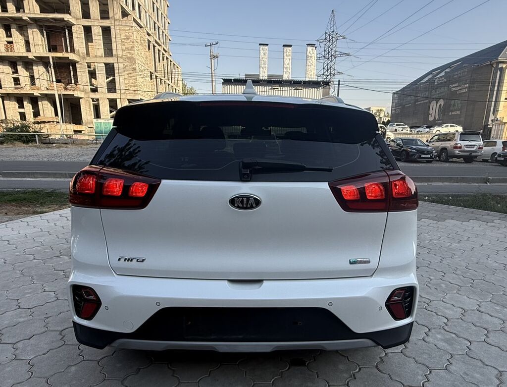 Kia Niro: 2021 г., 1.6 л, Автомат, Гибрид, Кроссовер: фото 6