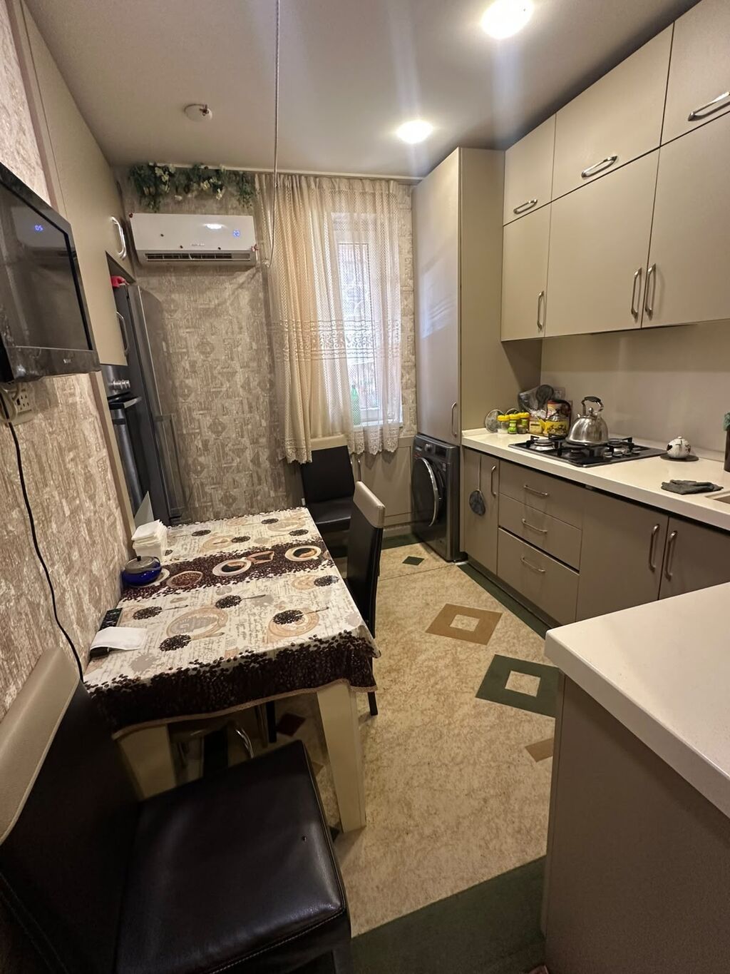 Bakı, 4 otaqlı, Köhnə tikili, m. Qara Qarayev, 100 kv. m