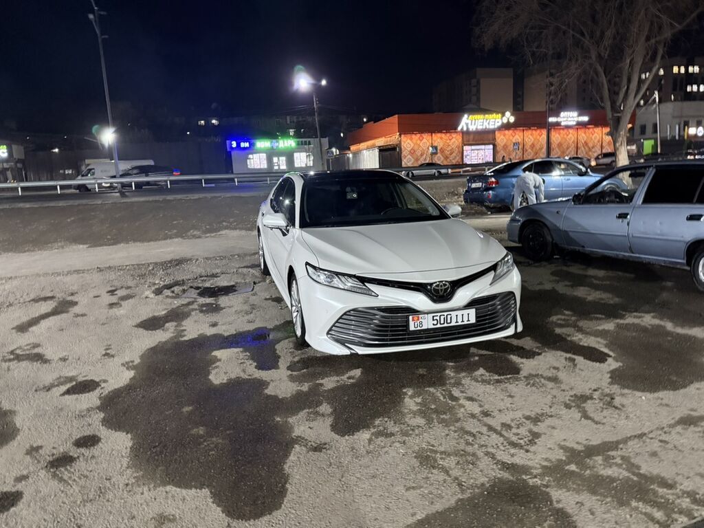 Toyota Camry: 2018 г., Автомат, Бензин, Седан: фото 1