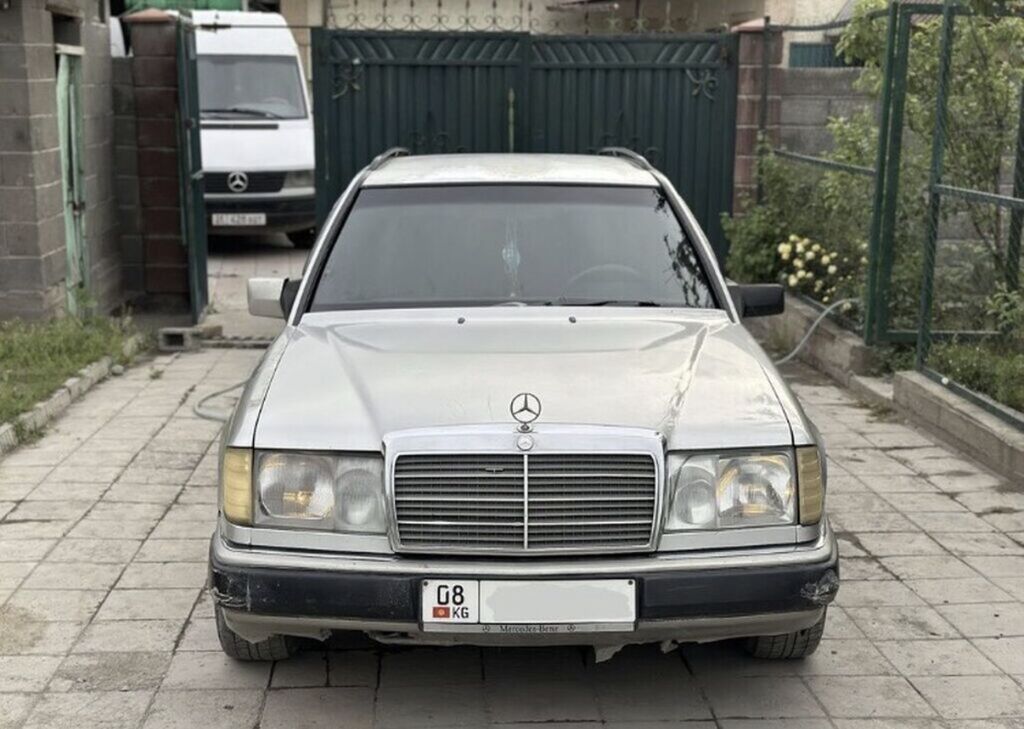 Mercedes-Benz W124: 1993 г., 2.3 л, Механика, Бензин, Универсал: фото 4