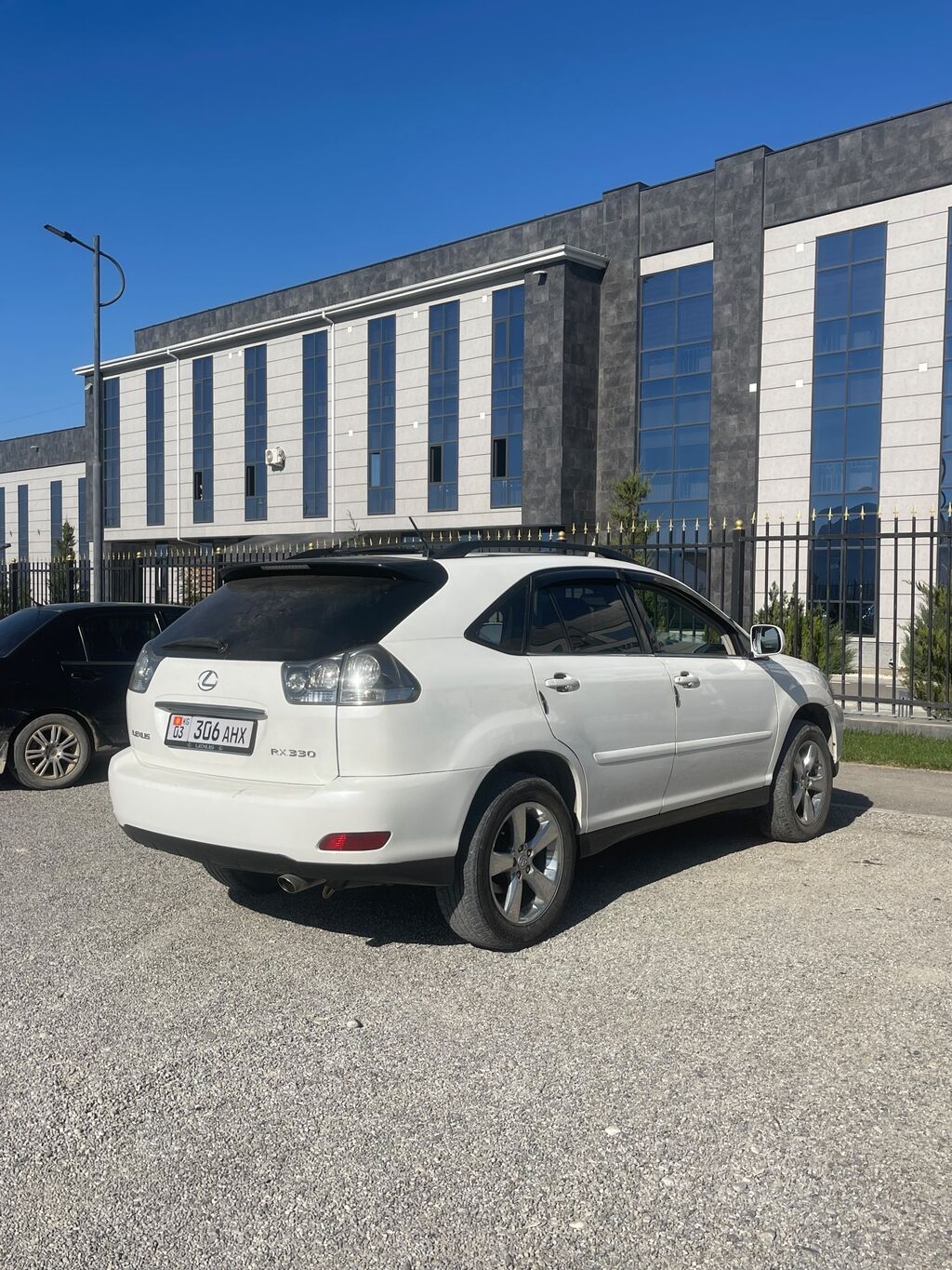 Lexus RX: 2004 г., 3.3 л, Автомат, Бензин, Кроссовер: фото 2