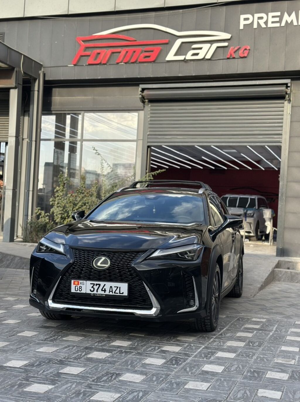 Lexus UX: 2019 г., 2 л, Автомат, Бензин, Кроссовер: фото 2