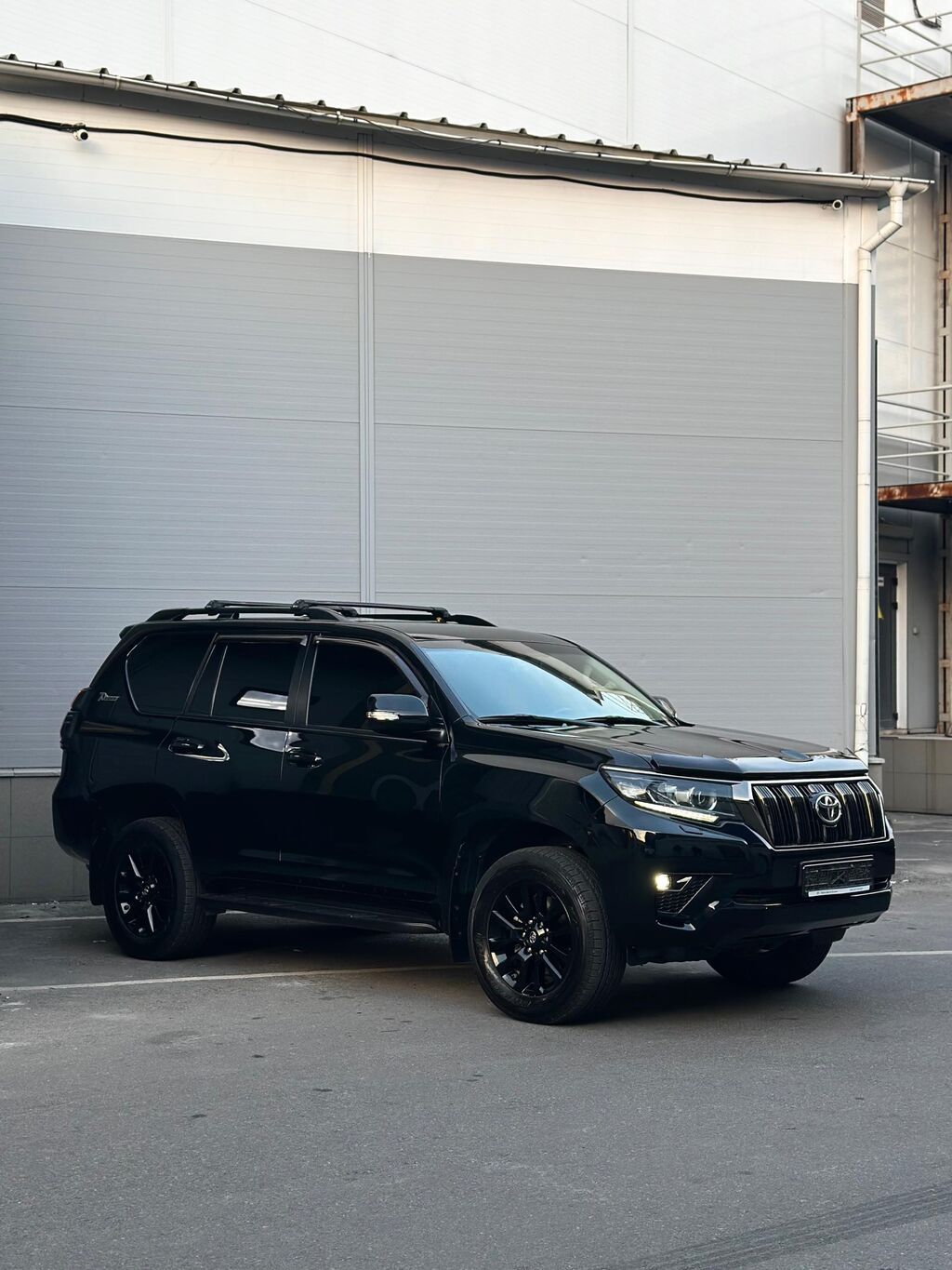 Toyota Land Cruiser Prado: 2022 г., 4 л, Автомат, Бензин, Внедорожник: фото 1