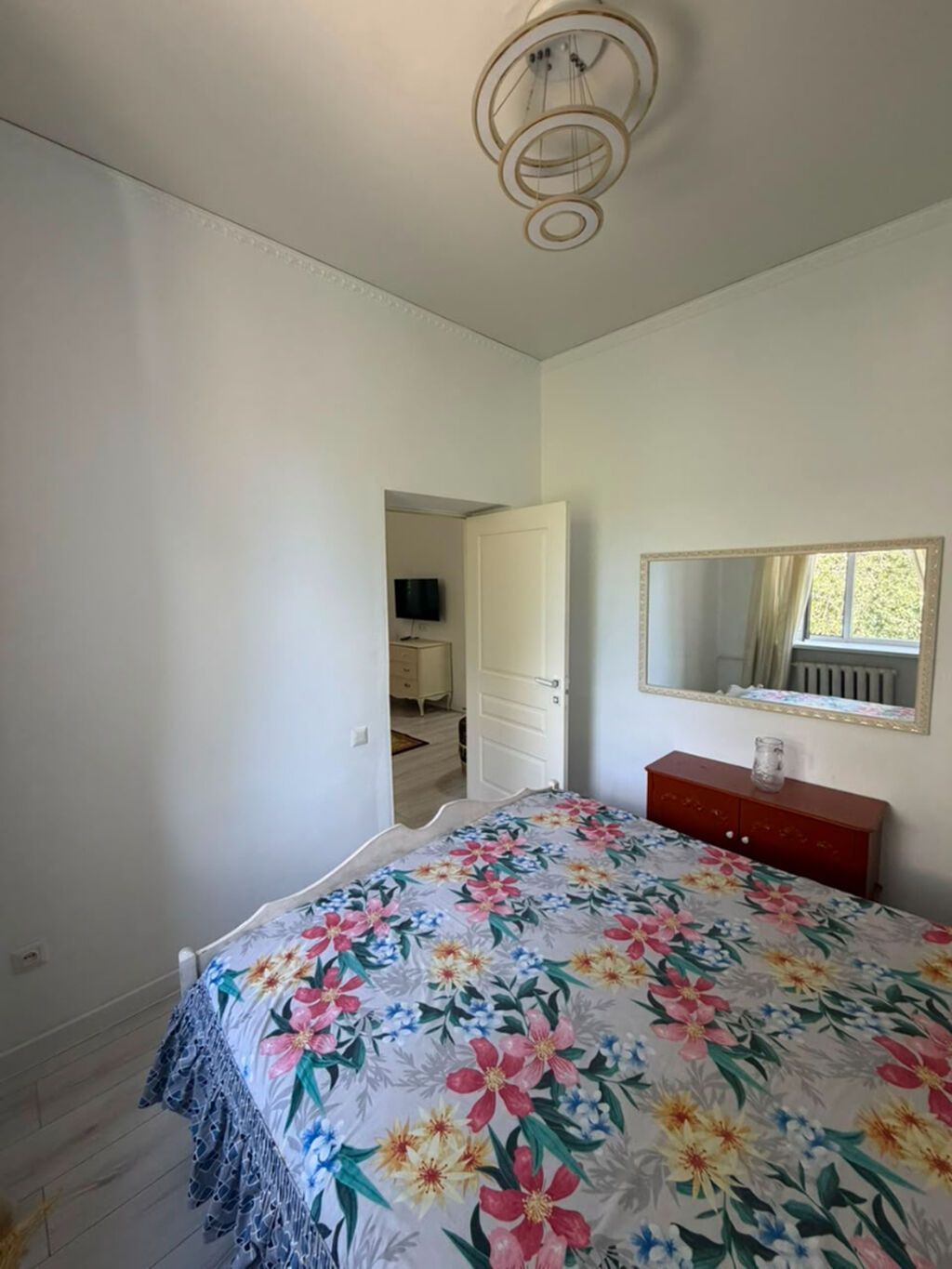 1 комната, 45 м², Золотой квадрат Сталинка, 2 этаж, Свежий ремонт: фото 3