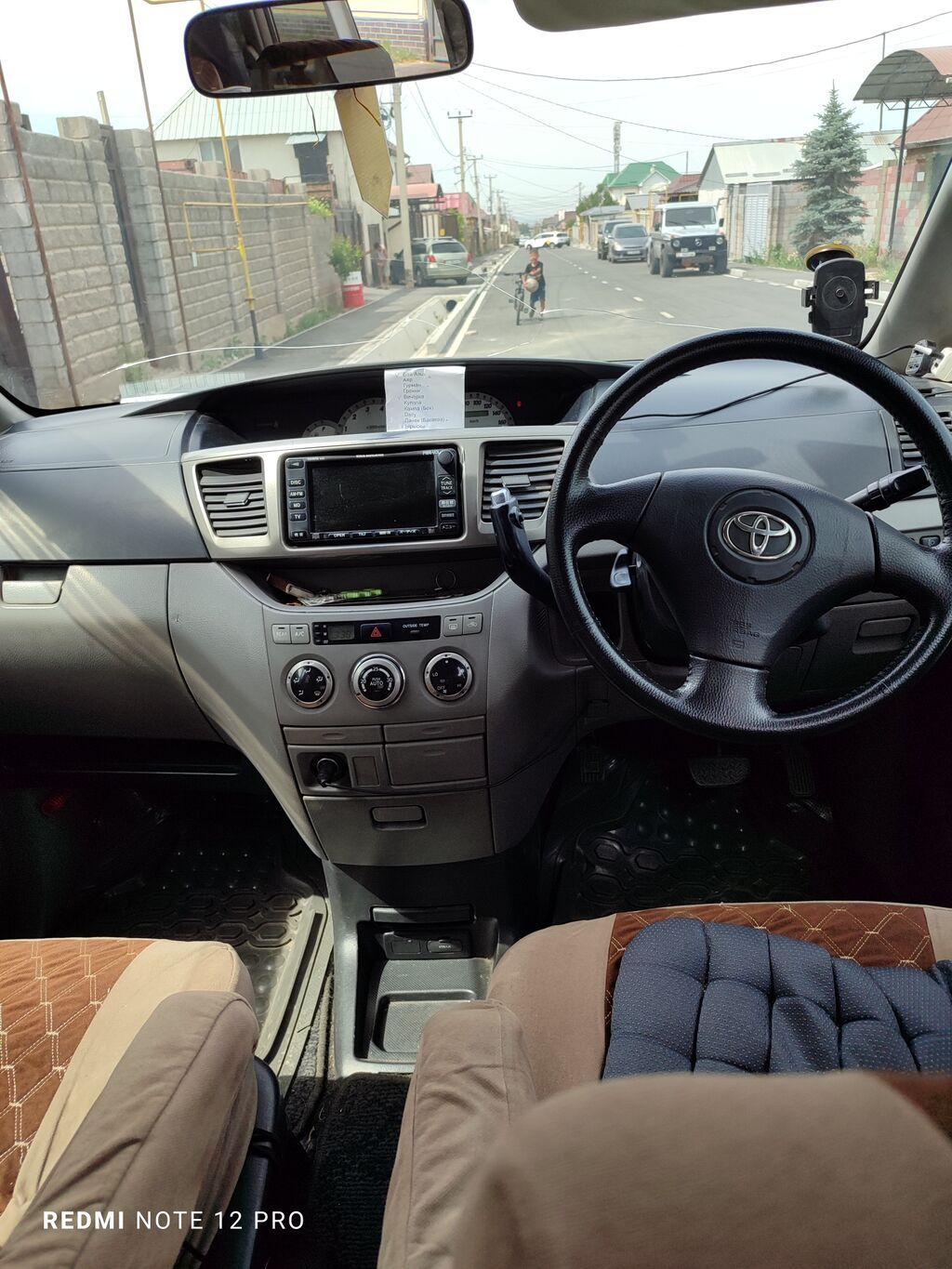 Toyota Noah: 2003 г., 2 л, Автомат, Бензин, Минивэн: фото 7