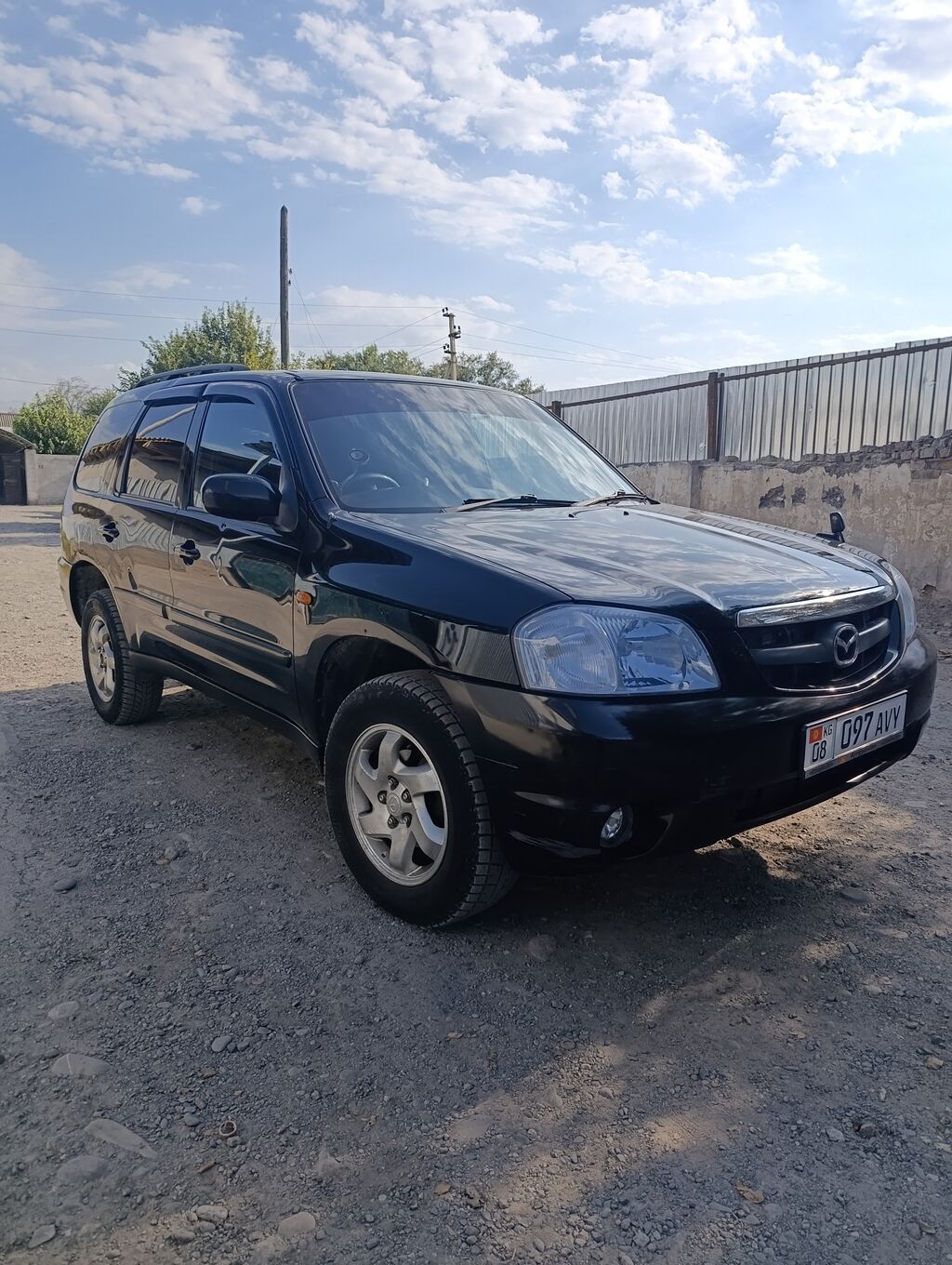 Mazda Tribute: 2002 г., 2 л, Автомат, Бензин, Кроссовер: фото 2