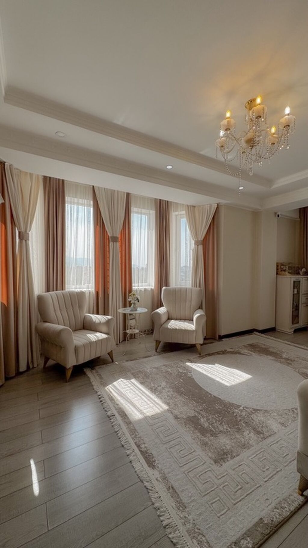 2 комнаты, 73 м², 12 мкр Элитка, 9 этаж, Евроремонт: фото 2